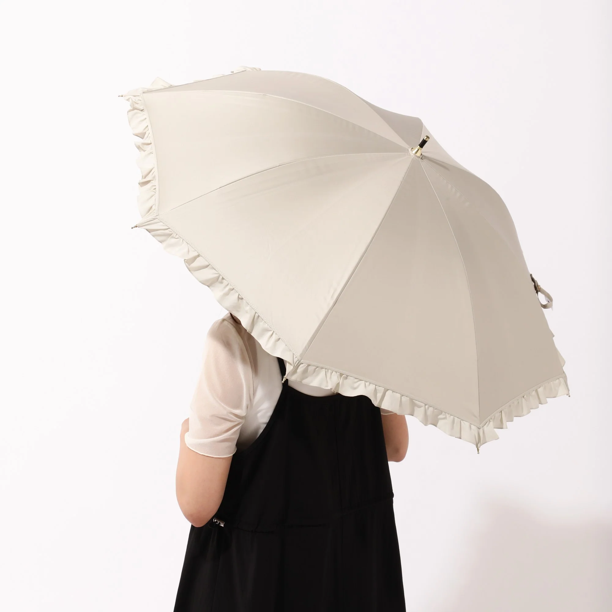 【2024年モデル】遮光 クラシックフリル 長傘 50cm ベージュ（晴雨兼用） - Image 11