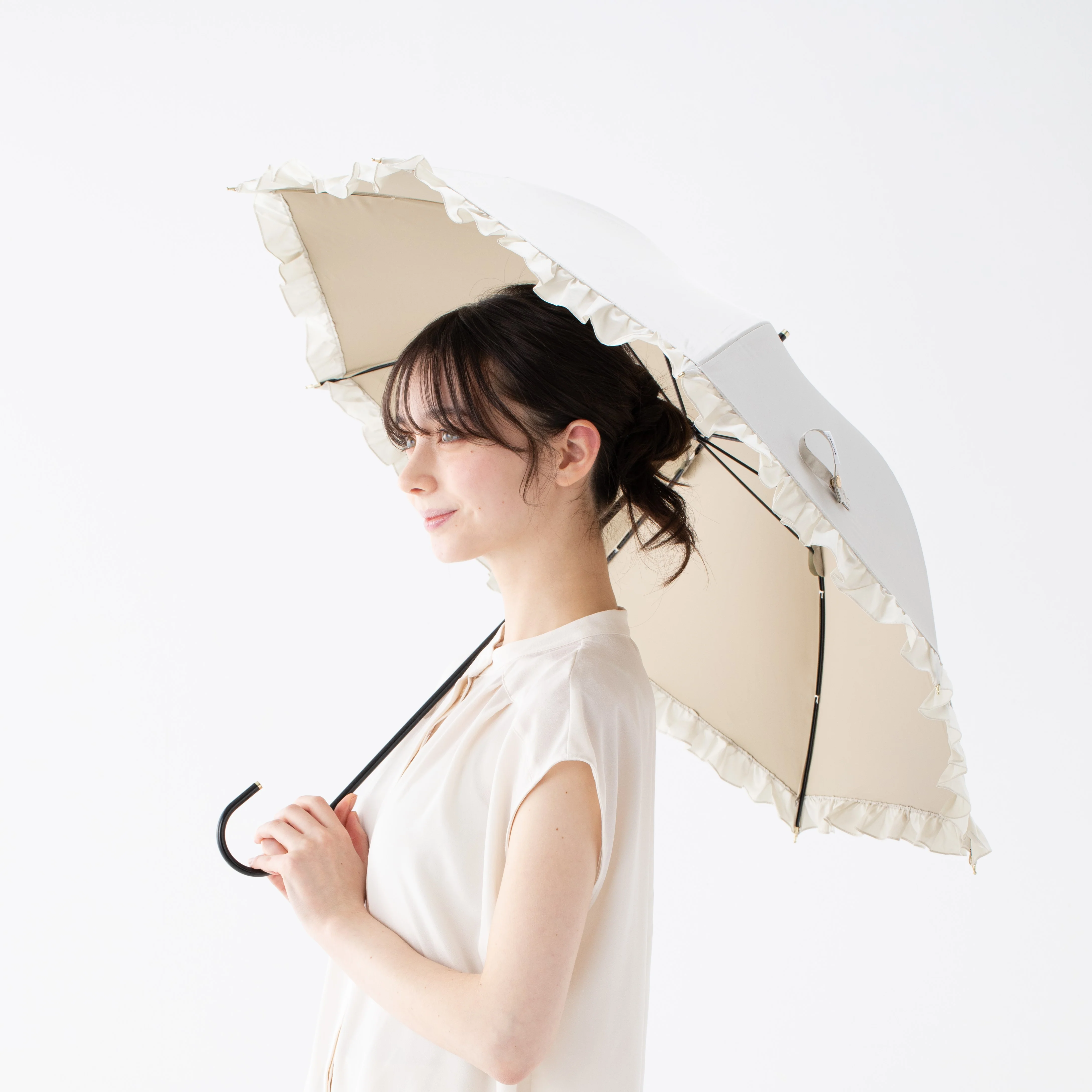 【2024年モデル】遮光 クラシックフリル 長傘 50cm ベージュ（晴雨兼用） - Image 8